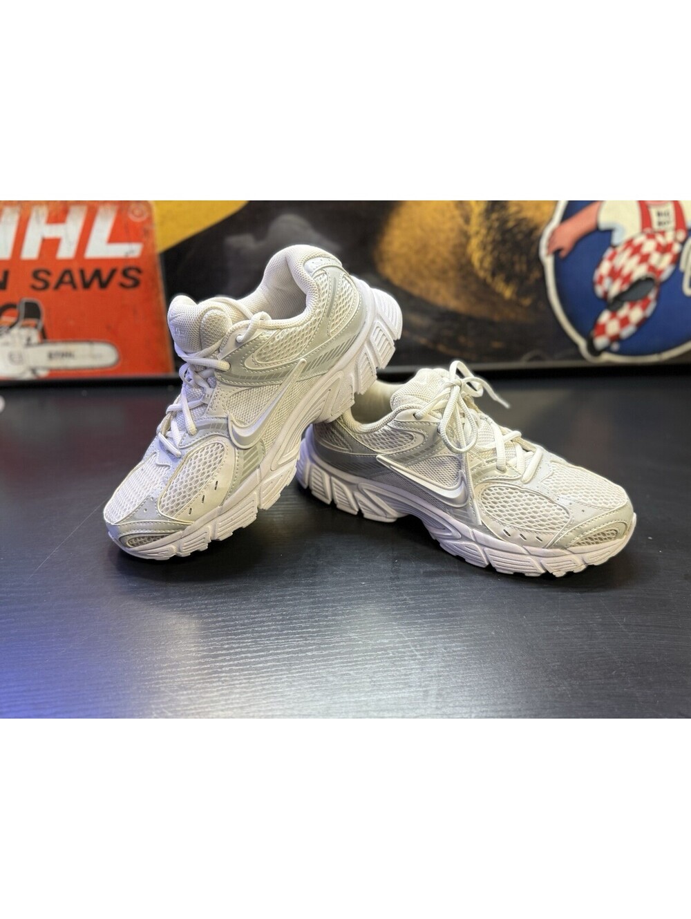 Nike V5 RNR- HQ7901 101- White/White/Black- Women’s Size 9 Running Shoe